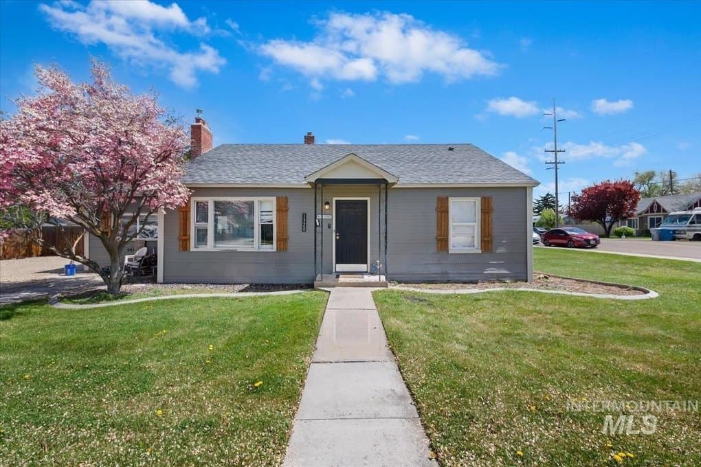 1320 S Holly , Nampa, ID