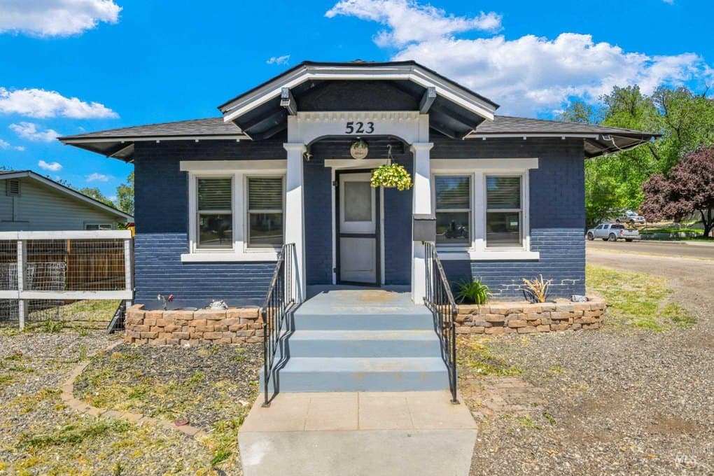 523 16th Ave N, Nampa, ID