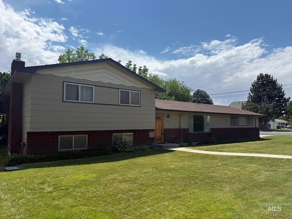 1503 E Dakota Ave, Nampa, ID