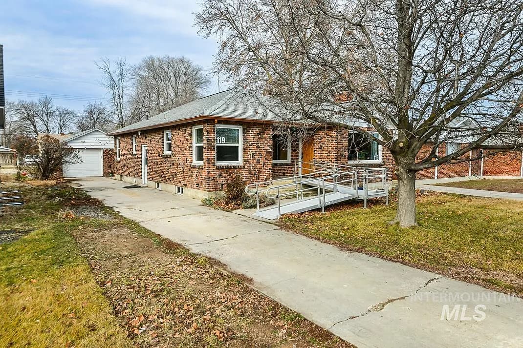 119 S Holly Street, Nampa, ID